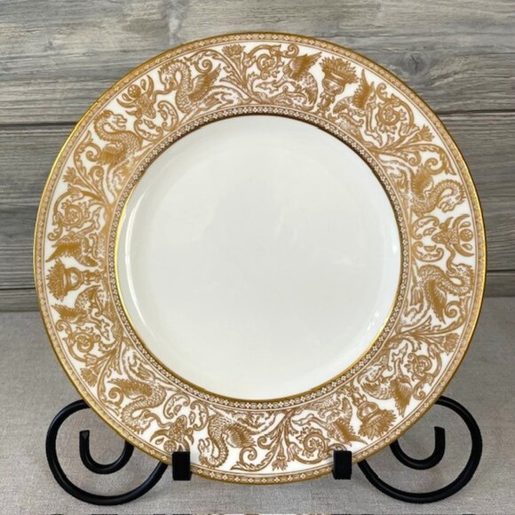Wedgwood Gold Florentine Dinner Plate Bone China Dragons Pattern W4219 10 3/4"